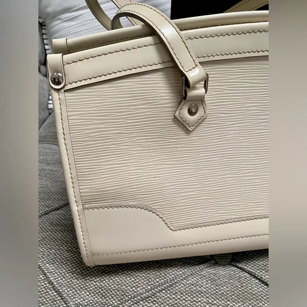 Louis Vuitton Cream Epi Leather Shoulder Tote with Matching Wallet